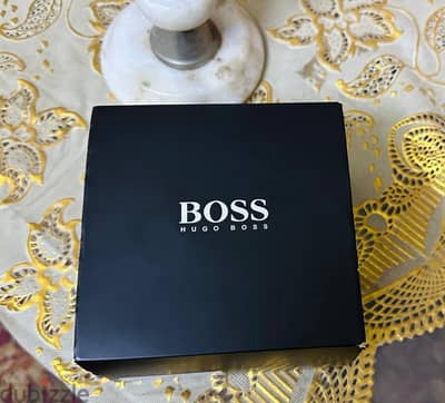  للبيع ساعة Hugo Boss أصلية