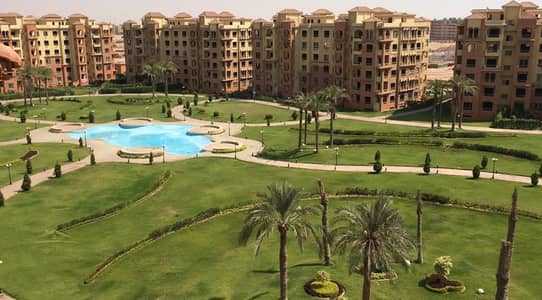 Fully finished penthouse, 125 sq m + 125 sq m roof terrace, Rehab City compound, directly on the Clubs Street, next to Sun Capital Compound, Isola, th