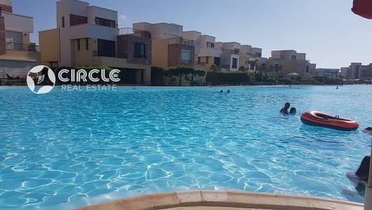 شقة تشطيب كامل ومفروشة بالكامل ٢٠٠م للإيجار في كمبوند مراسي Marassi (Marina 2) الساحل الشمالي بإطلالة مباشرة على المارينا والبحر