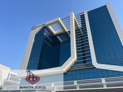 مكتب متشطب بالكامل للإيجار بواجهة مباشرة على شارع التسعين فى بيزنس بلاس maxim mall