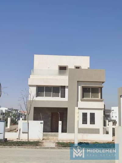 فيلا مستقله متشطبه 90% برايم لوكيشن فيو مميز في هايد بارك التجمع القاهره الجديده hyde park new cairo