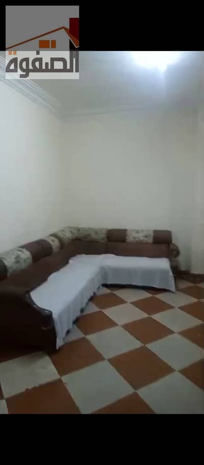 Furnished apartment for rent in Maadi, Ahmed Zaki Street, next to the microbus station, with all services and close to the metro.