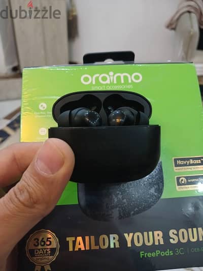 للبيع بحالة ممتازة orimo freepods 3c  مع العلبة و طقم السيليكون و كابل