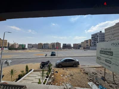 شقة 165م للبيع فيو مفتوح بأرقى احياء الهضبة الوسطى