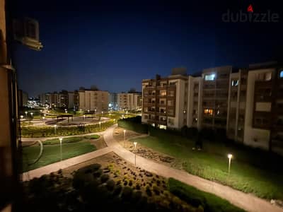 شقه دور ثالث عقد قديم بحري 100% فيو وايد جاردن في وصال