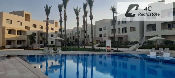 باقل مقدم استلم توين هاوس تشطيب كامل شامل الصيانه فوري ريسيل في ازها العين السخنة First Row Lagoons بتقسيمه مميزة جاهز للمعاينه و الاستلام