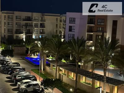 For less than the market price a fully finished penthouse with air conditioning including maintenance with a direct lagoon view
