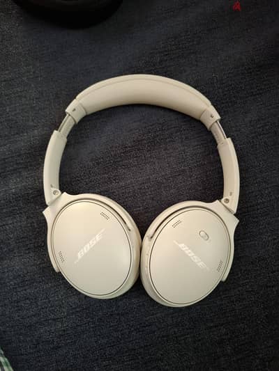 Bose QuietComfort Headphones – White Smoke – Excellent Condition