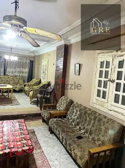 شقة مميزة للبيع 130م بتشطيب كامل و موقع استراتيجي داخل الحي الثالث 3rd District 6 October بالقرب من الحصري و دقيقتين من محور المركزي و محور الكفراوي