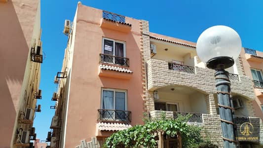 شاليه للبيع قرية كورونادو بيتش – مساحة مميزة وتشطيب فاخرمتاح في القريه جميع الخدمات منها حمامات سباحه ,مطاعم ,كافيهات, اكوابارك القريه لمحبي الاستثمار