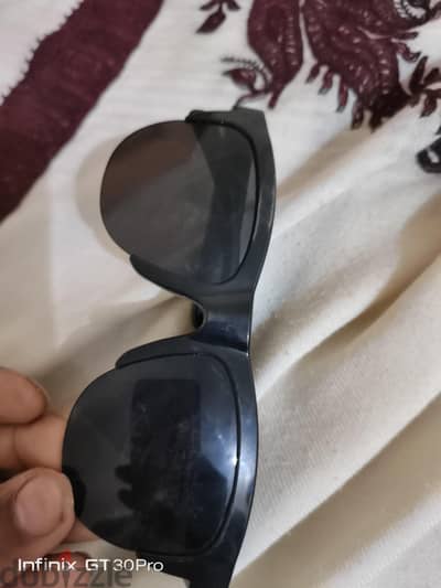 نظاره فيها ميزه ايربودز لم تستخدن