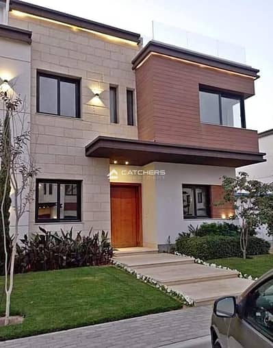 فيلا استاندالون بأقل سعر في التجمع جولدن سكوير علي شارع التسعين قريب من ماونتن فيو وميفيدا
