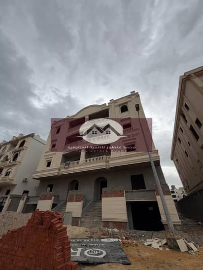 Duplex in the most distinctive Block 1 next to Moria Mall on a green surface