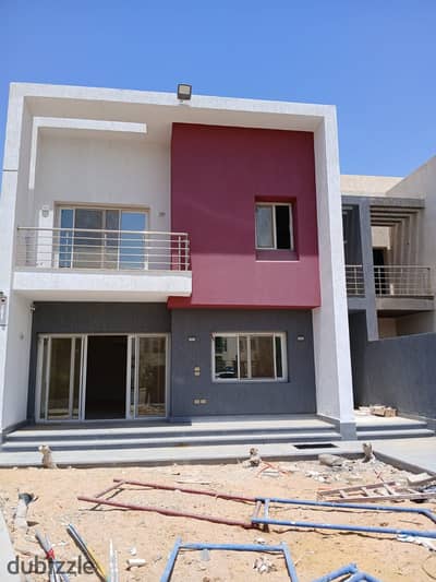 Villa for rent (first occupancy), 340m² plot, includes 4 air conditioning units. Villa for rent (first occupancy), 340m² plot, includes 4 air conditioning units.