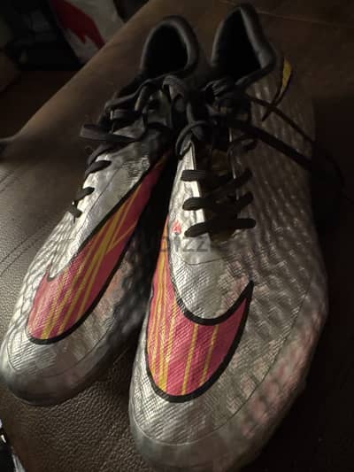 Nike Hypervenom Size 44