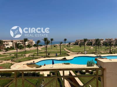 مفروشة بالكامل بنتهاوس بإطلالة كاملة على البحر١٧٠م للبيع في لافيستا ٢ Lavista 2 الساحل الشمالي