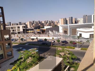 شقة مساحة 110 متر في b8  ارقي مراحل مدينتي بجوار الخدمات مباشرة