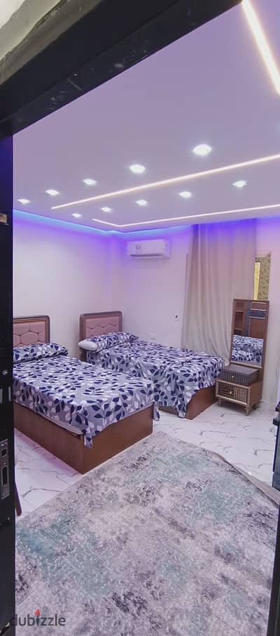 استوديو للايجار مفروش دبل الحي الاول المجاوره السابعه الغرفه وحمام ومطبخ
