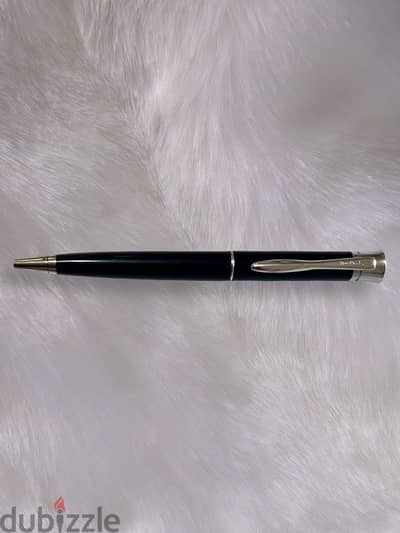 Timeless Elegance: Vintage Pierre Cardin Signature Pen