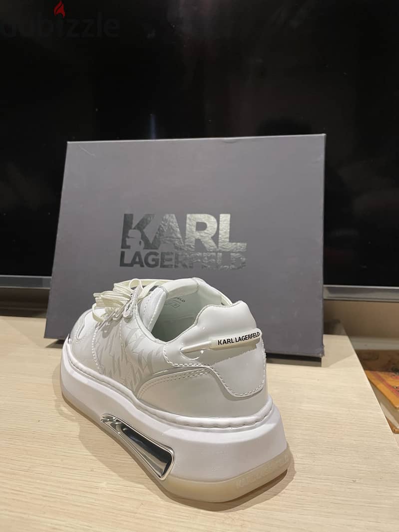 KARL LAGERFES 3