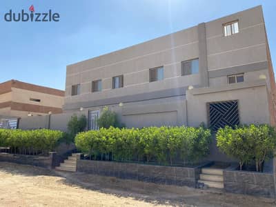 For sale, a distinguished factory, 700 meters, Industrial Zone, City of Badr
