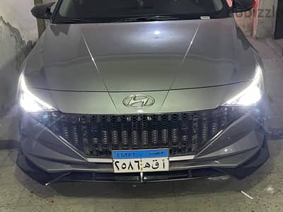 Hyundai Elantra 2022
