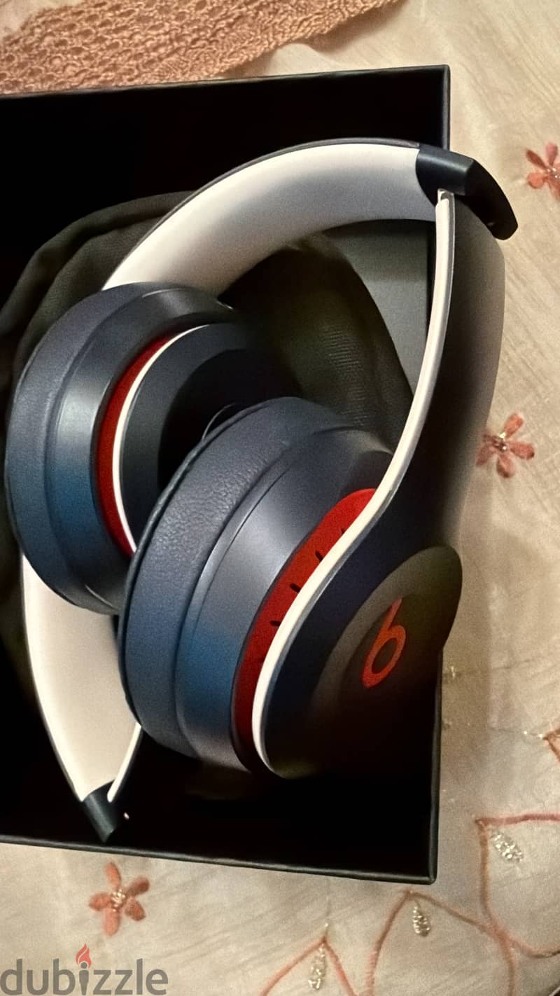 Beats solo 3 wireless 3