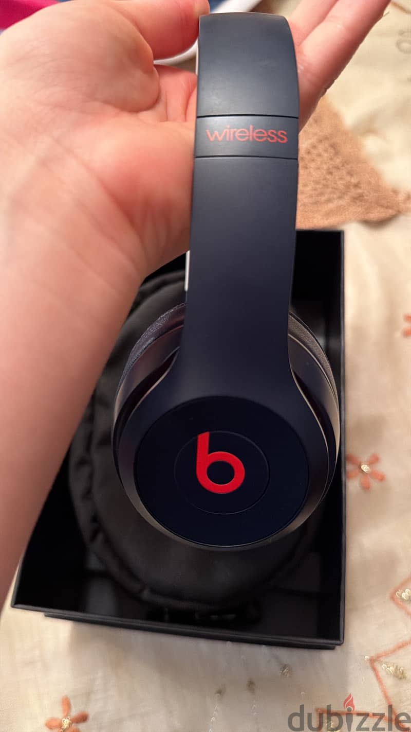 Beats solo 3 wireless 9