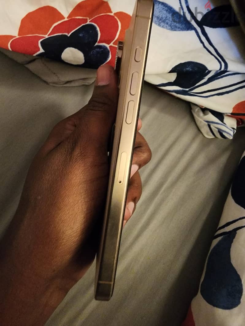Apple - iPhone 16 Pro Max 3