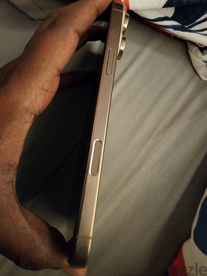 Apple - iPhone 16 Pro Max 4