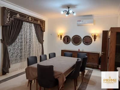 للإيجار الفاخر تاون هاوس مودرن مفروش بالكامل في كمبوند باتيو الزهراء (El Patio Al Zahraa) الشيخ زايد – موقع استراتيجي أمام النادي الأهلي مباشرة ومكيف