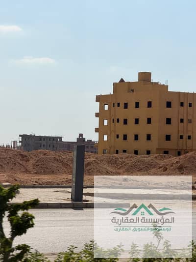 Land for the sale of a building near the Wahat Road in October