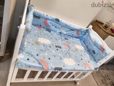 سرير اطفال مقاس 90 × 70 مستعمل بحالة زيرو لم يستخدم