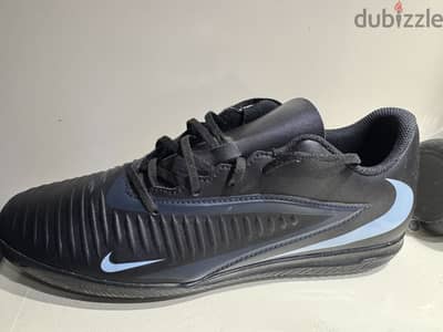 Nike Phantom GX 2 Academy IC Original - US 9.5 / EU 43 - New جرمة كرة