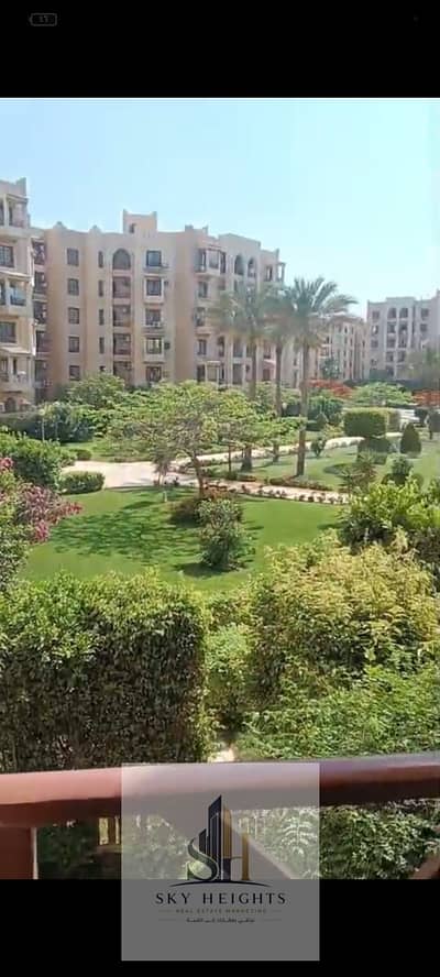 فرصة مميزة للسكن في موقع هادئ ومتميز داخل الرحاب.   المساحة: 90متر   2 غرفة نوم   ريسبشن مريح
