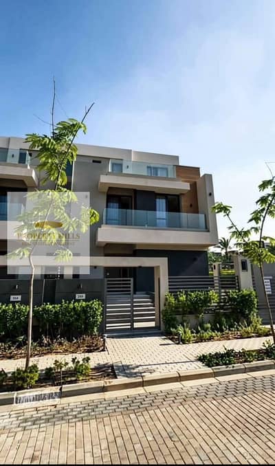 بسعر مميز فيلا ستاندالون من باتيو چيد -Patio Jade  في قلب التجمع و بالقرب من  (AUS) و الدائري الاوسطي