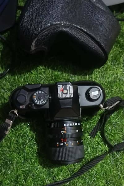 Yashica FX-3 Super 2000 + عدسة 35-70mm