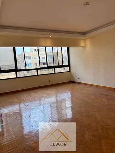 شقة للايجار بجوار سيتي ستارز وتيفولي هليوبلس بمدينة نصر (موقع تحفة) خطوات من مكرم عبيد وطريق النصر وسيتي ستارز وقرب شارع النزهة واول عباس العقاد