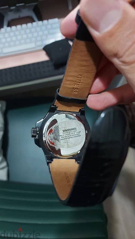 guess rigor analog black dial 5