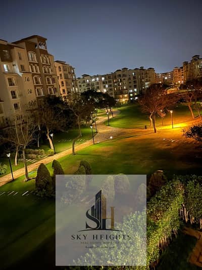 شقه للبيع في مدينتي بالمرحله الاولي B1 بمساحه 211 م 3 غرف نوم و 3 حمامات منهم غرفه ماستر تشطيبات الترا سوبر لوكس بسعر مناسب