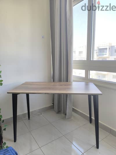 طاولة مكتب Furviv Lava Deak