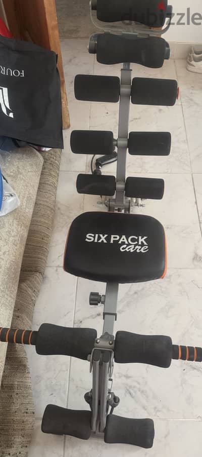 Six pack care بحاله ممتازه جدا جديد
