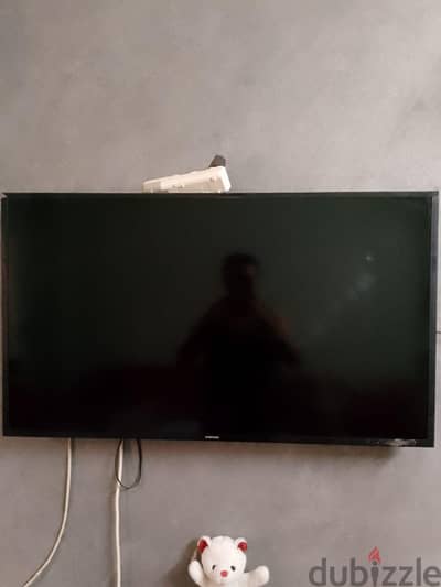 شاشة سامسونج فل اتش دي  ٤٣ بوصه