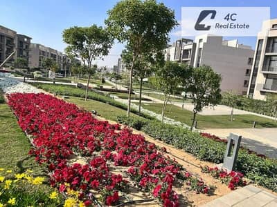 بأقل من سعر الشركة بمقدم وتكملة أقساط سكاي لوفت ريسيل متشطبة بالكامل بالتكييفات 3 غرف وغرفة مربية في Moon Residences Fifth Square التجمع الخامس للبيع