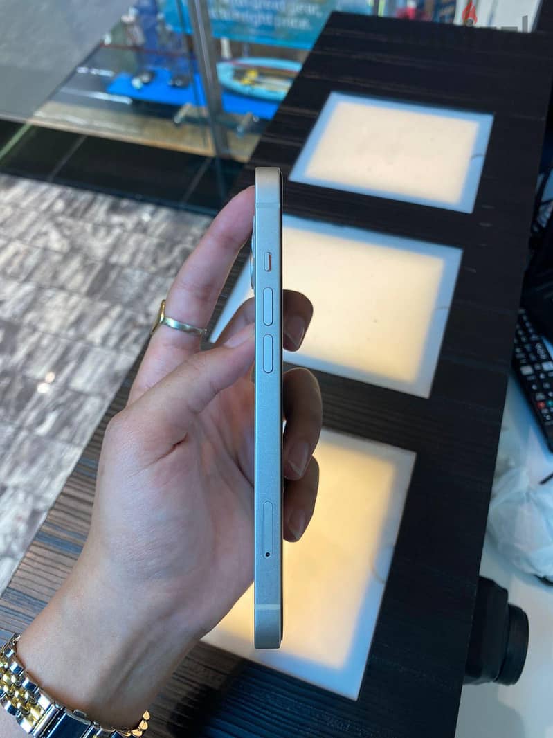 Apple - iPhone 13 2