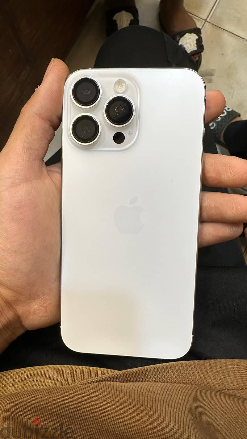 Apple - iPhone 16 Pro Max 3