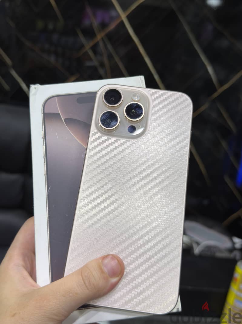 IPhone 16 pro max 3