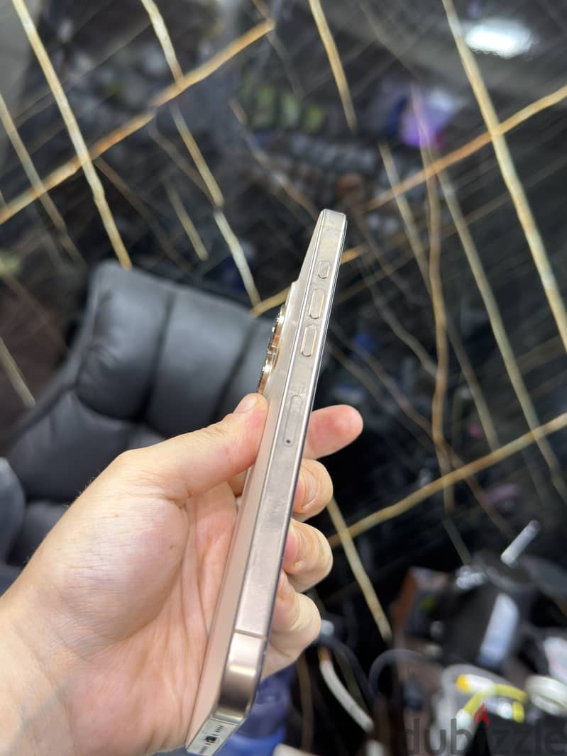 IPhone 16 pro max 4