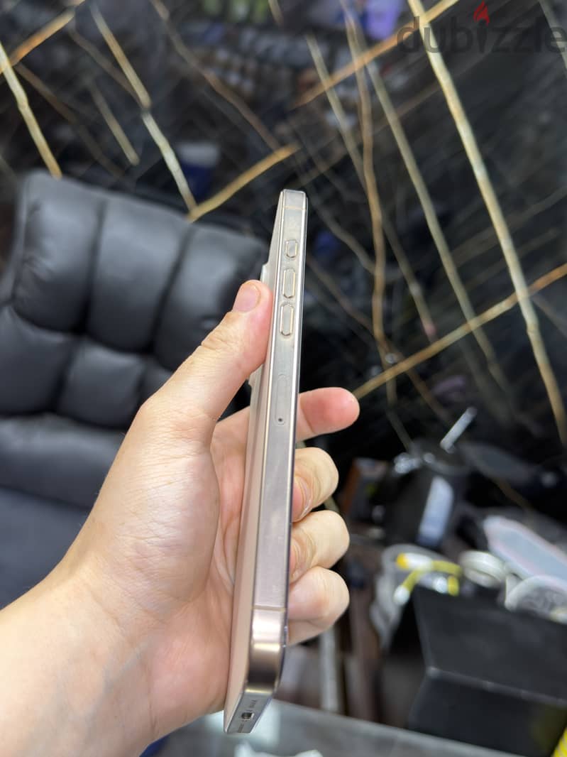 IPhone 16 pro max 5