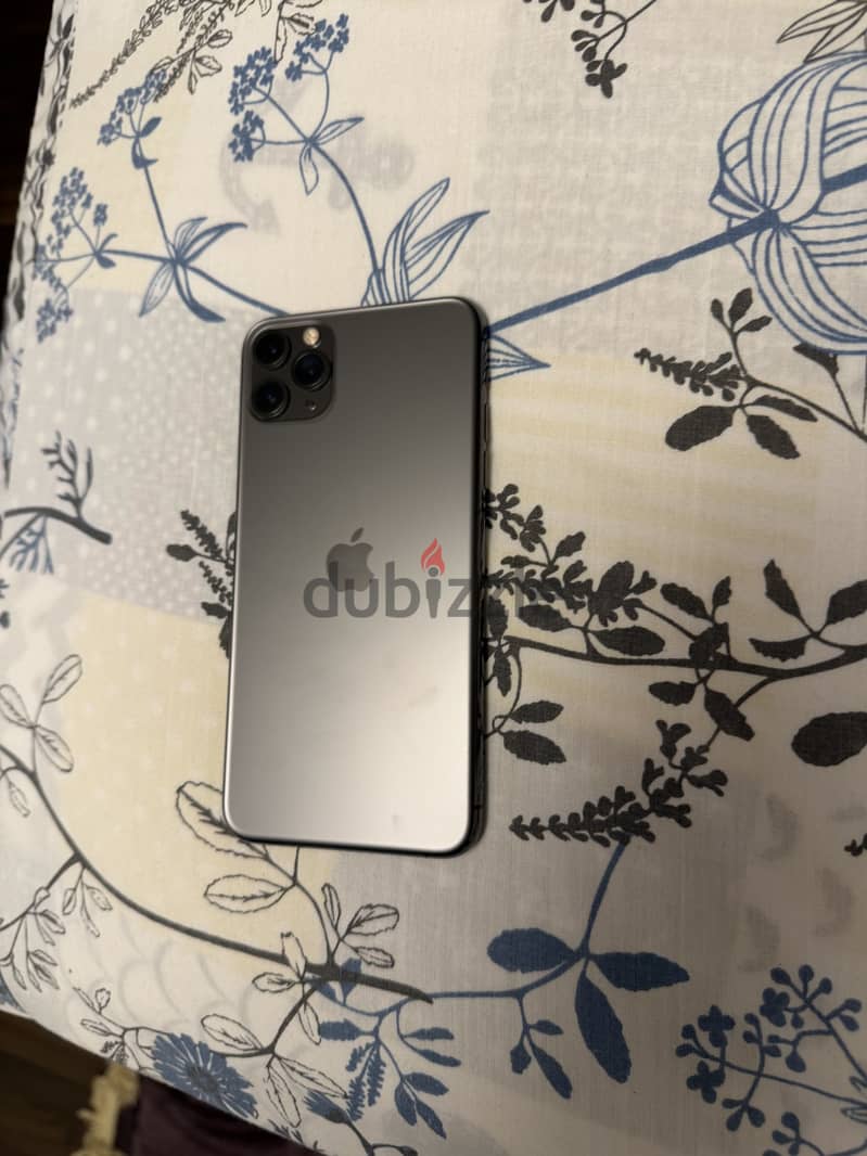 Apple - iPhone 11 Pro Max 1